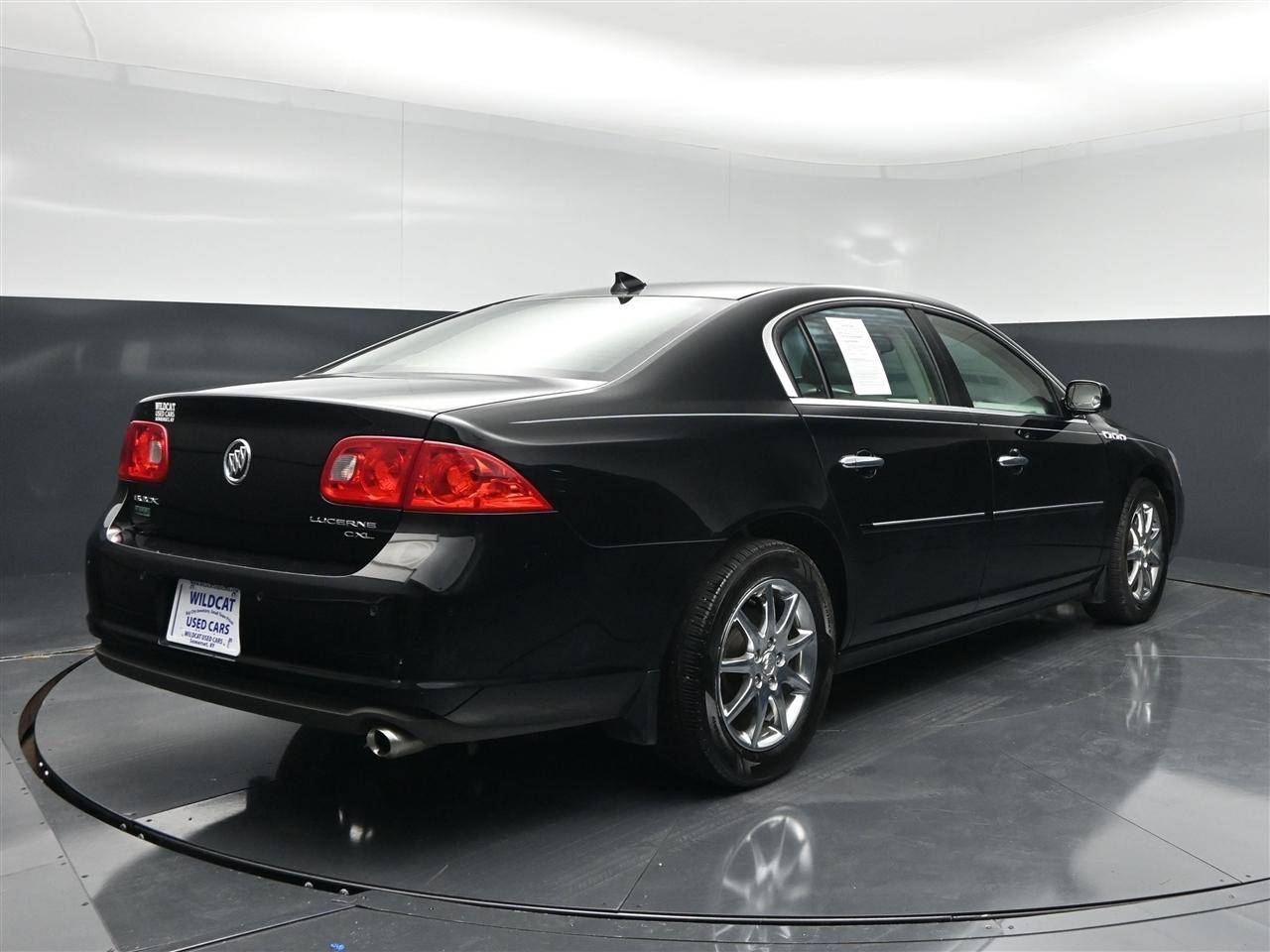 Buick Lucerne CXL 2011