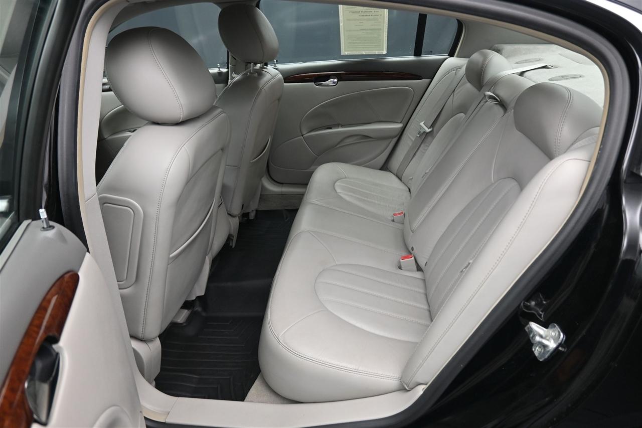 Buick Lucerne CXL 2011