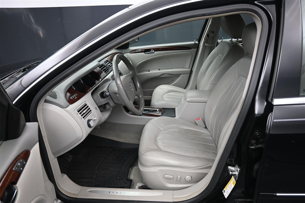 Buick Lucerne CXL 2011