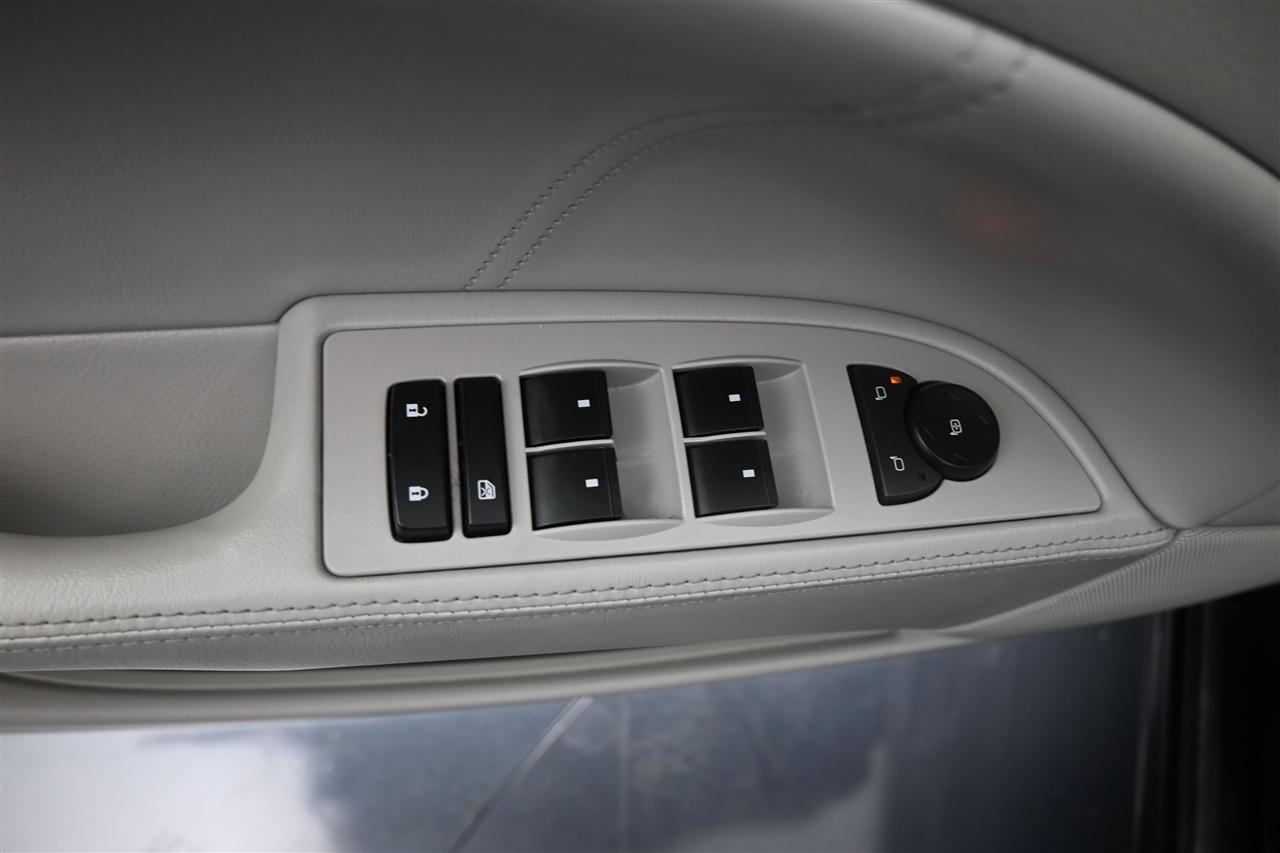 Buick Lucerne CXL 2011