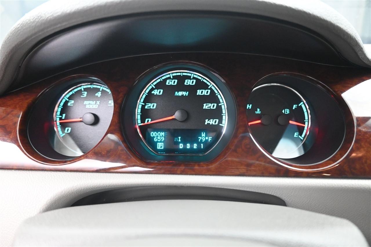 Buick Lucerne CXL 2011
