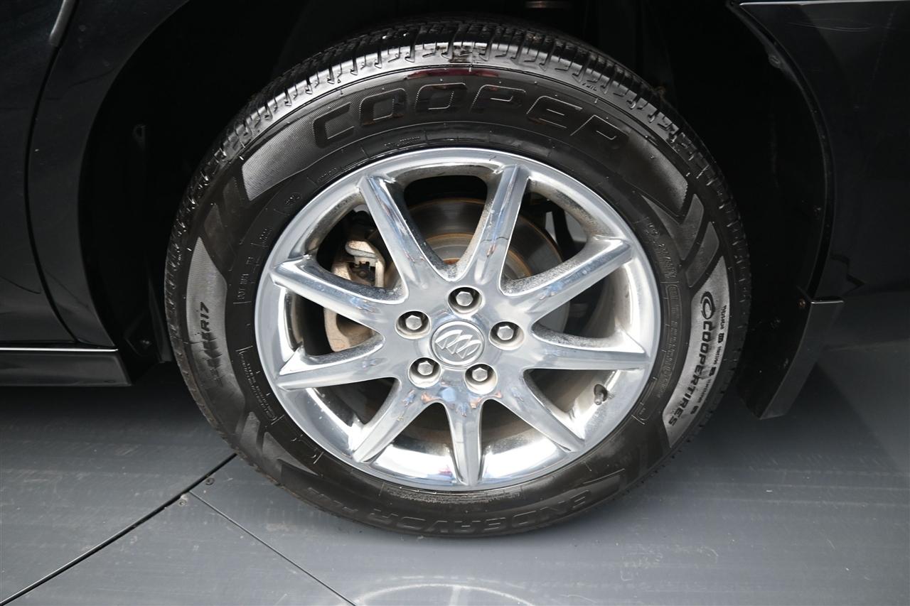 Buick Lucerne CXL 2011