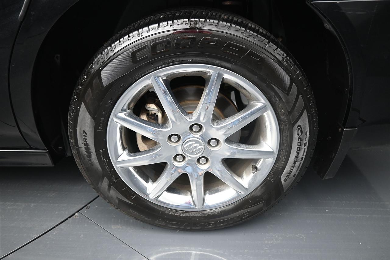 Buick Lucerne CXL 2011