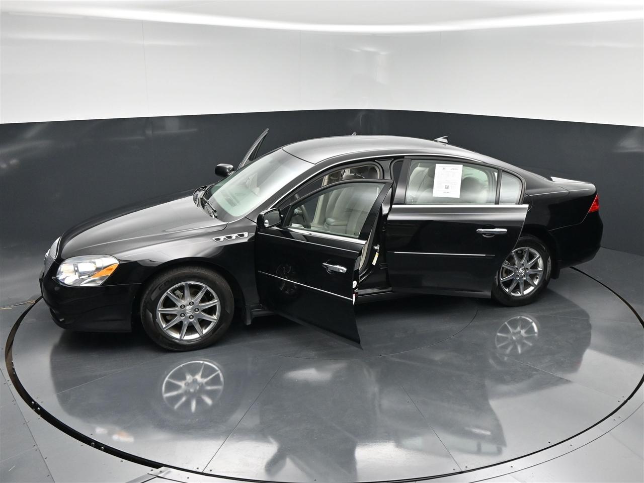 Buick Lucerne CXL 2011