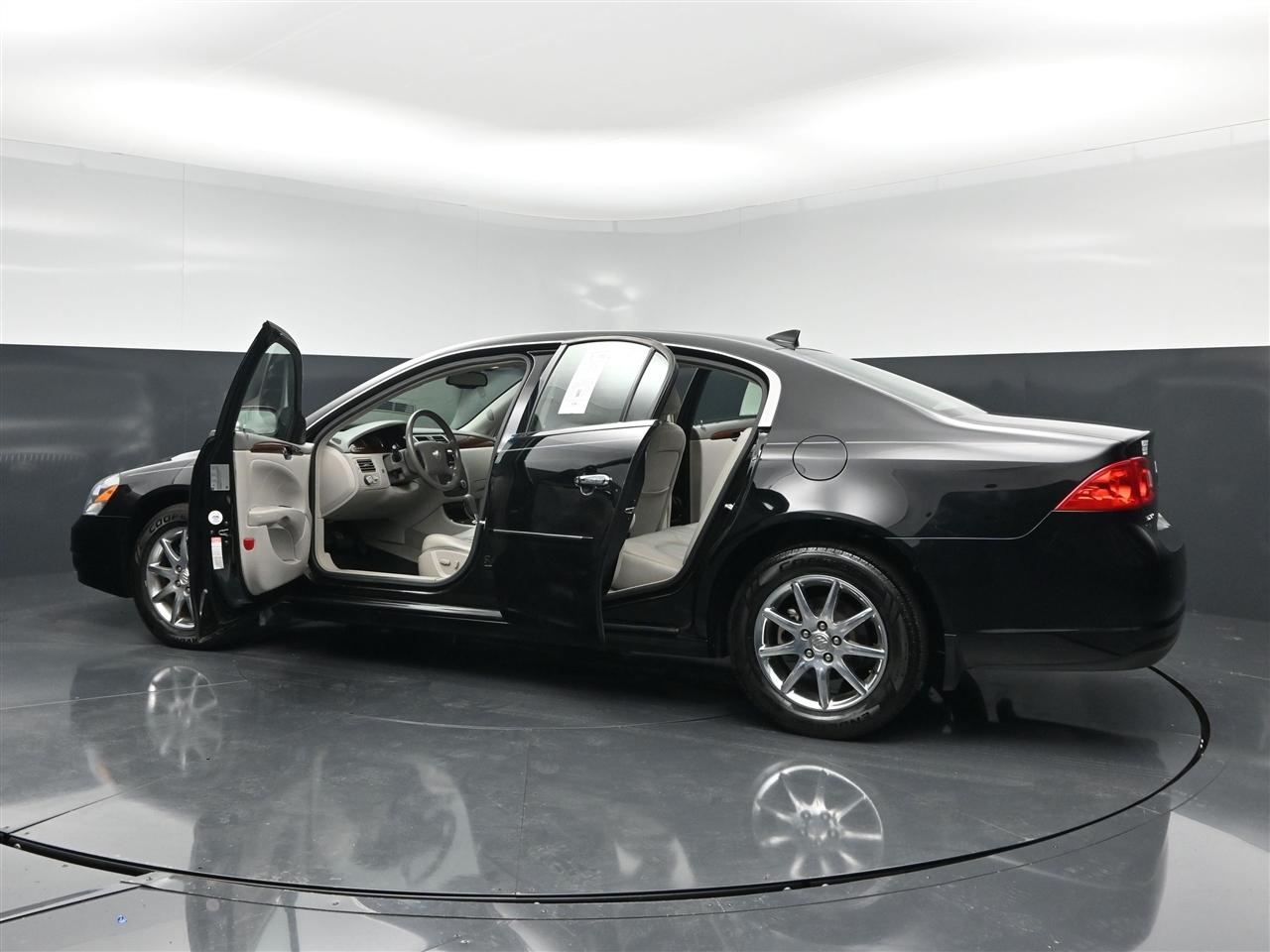 Buick Lucerne CXL 2011