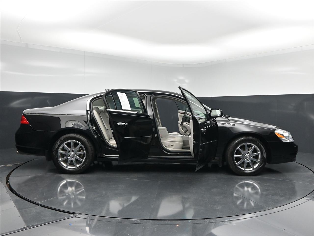 Buick Lucerne CXL 2011