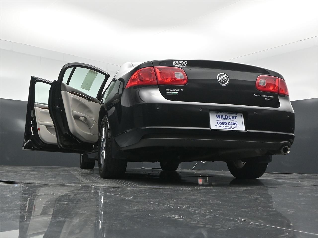 Buick Lucerne CXL 2011