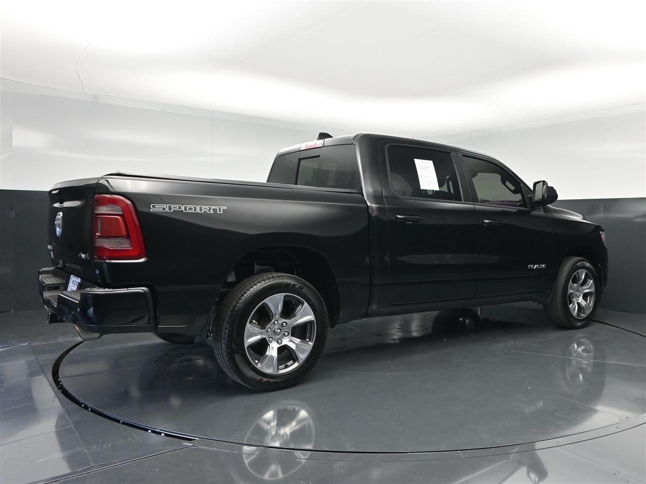 RAM 1500 Laramie Crew Cab SWB 4WD 2023