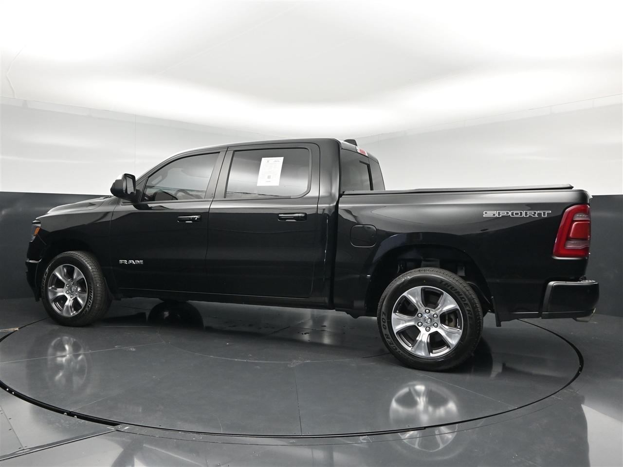 RAM 1500 Laramie Crew Cab SWB 4WD 2023
