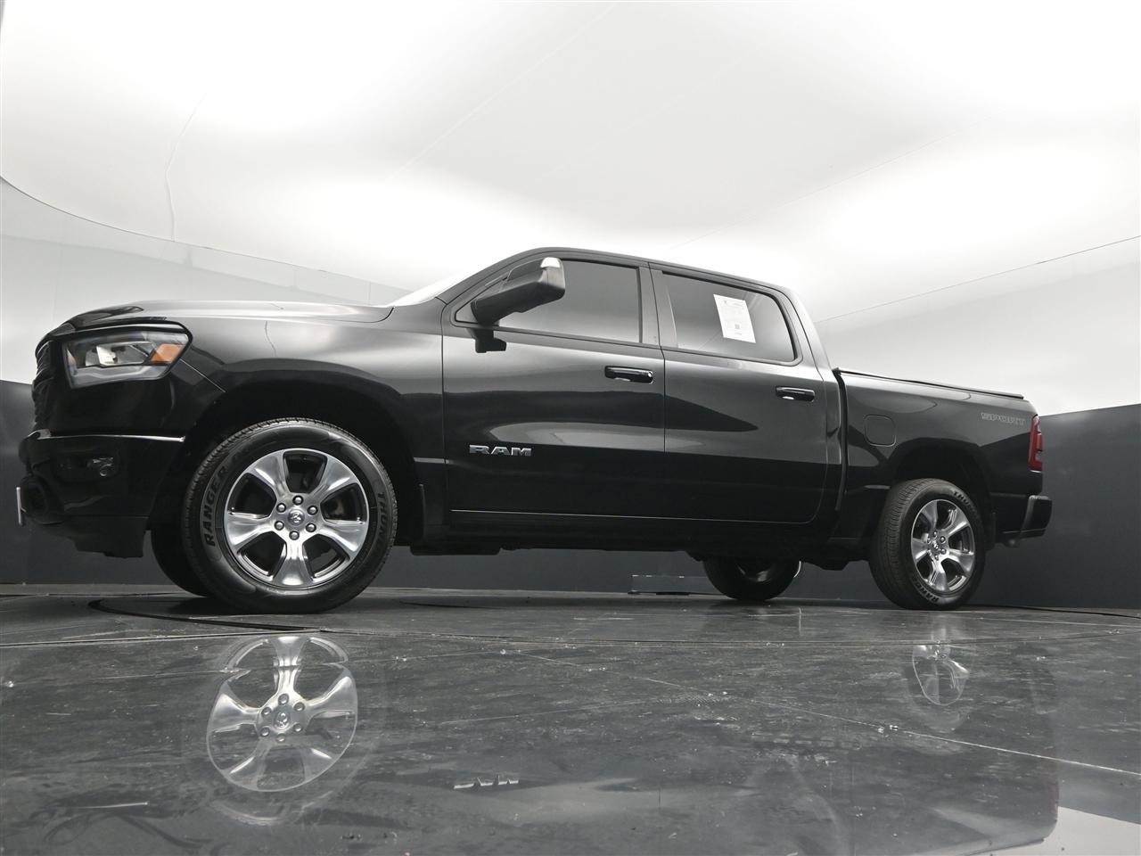 RAM 1500 Laramie Crew Cab SWB 4WD 2023