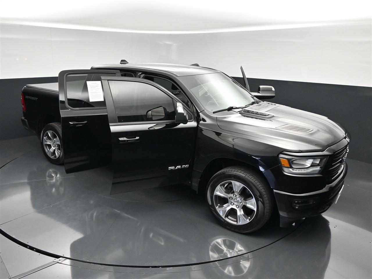 RAM 1500 Laramie Crew Cab SWB 4WD 2023