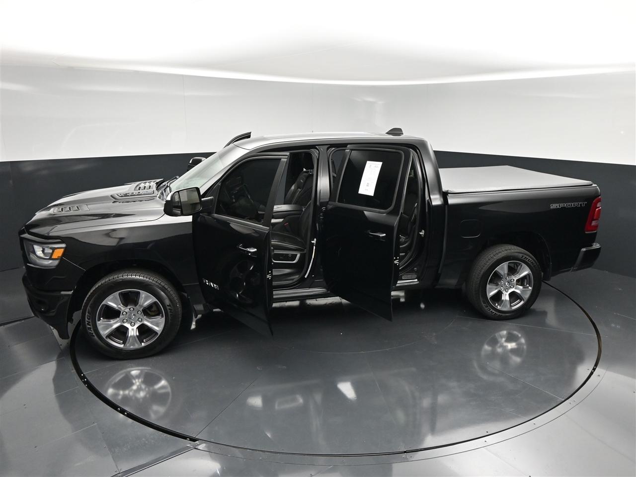 RAM 1500 Laramie Crew Cab SWB 4WD 2023