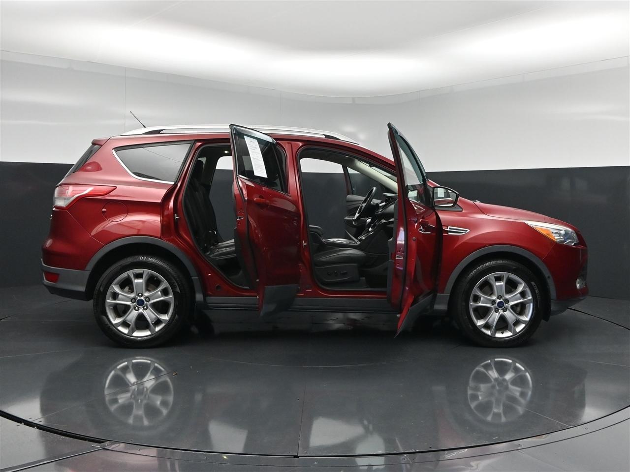 Ford Escape Titanium 4WD 2016