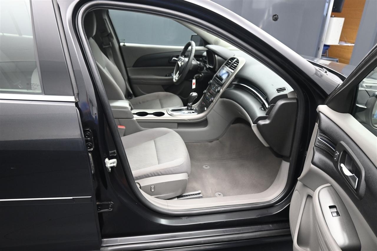 Chevrolet Malibu LS 2013