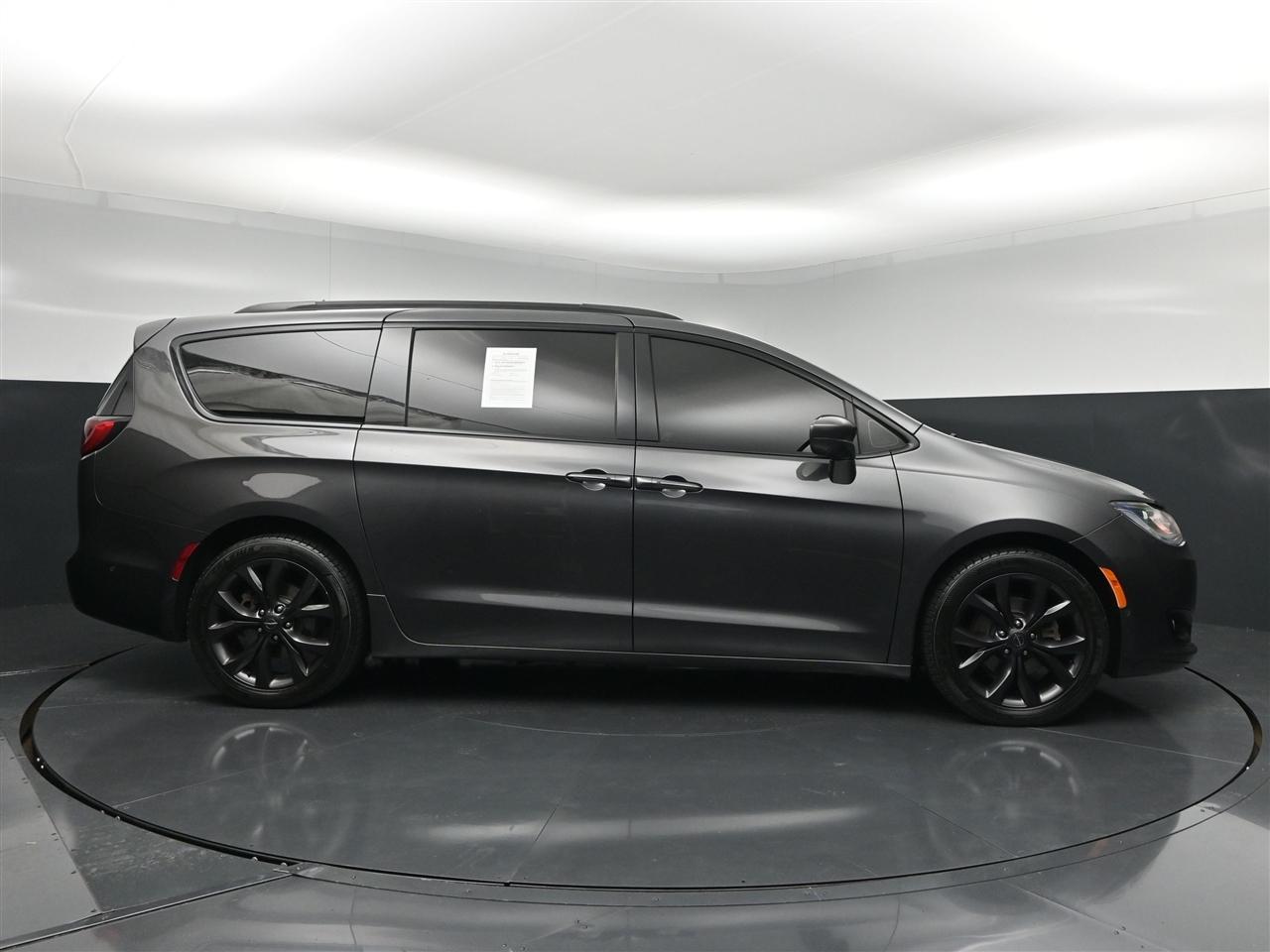 Chrysler Pacifica Touring-L Plus 2019