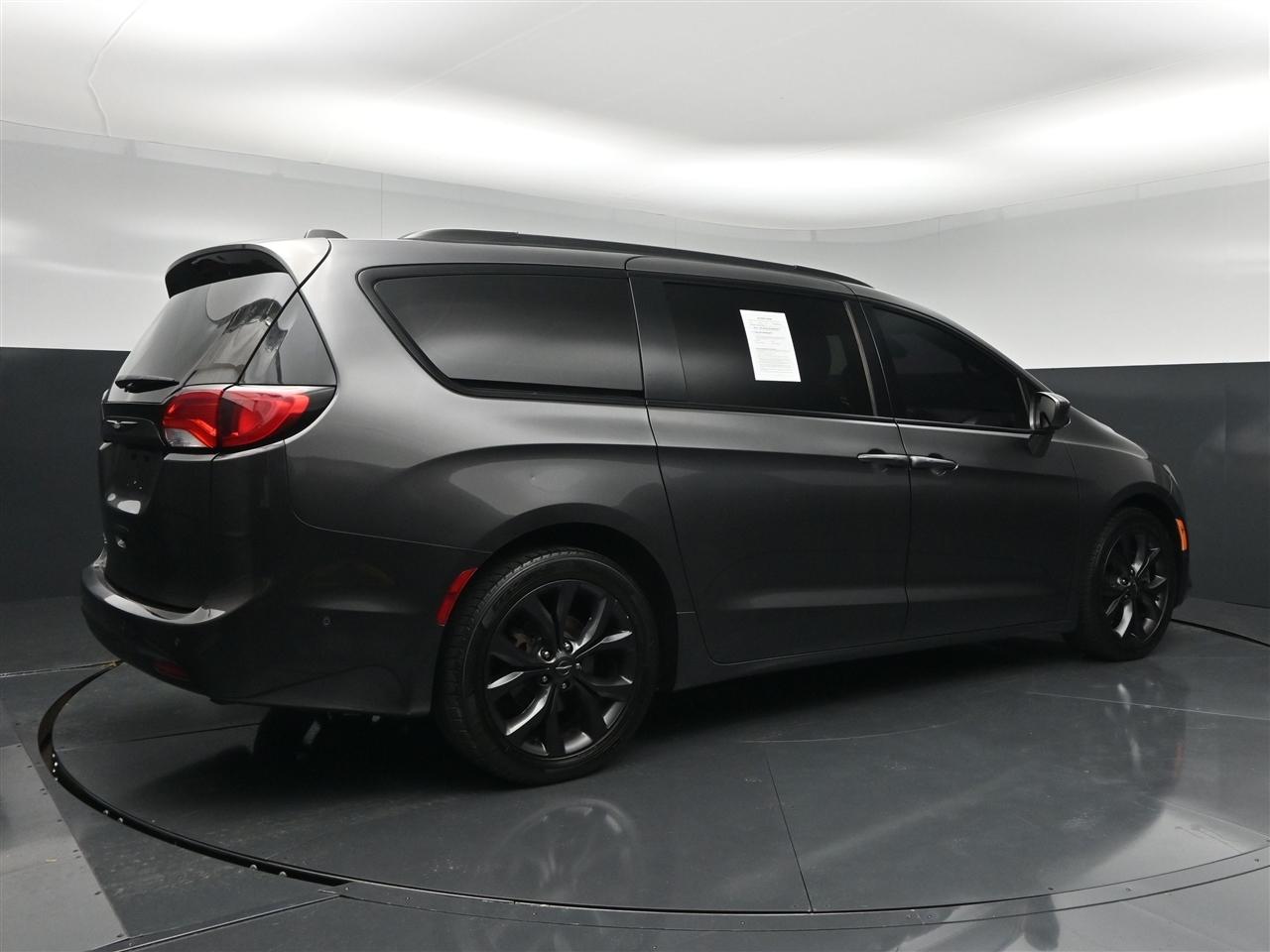 Chrysler Pacifica Touring-L Plus 2019