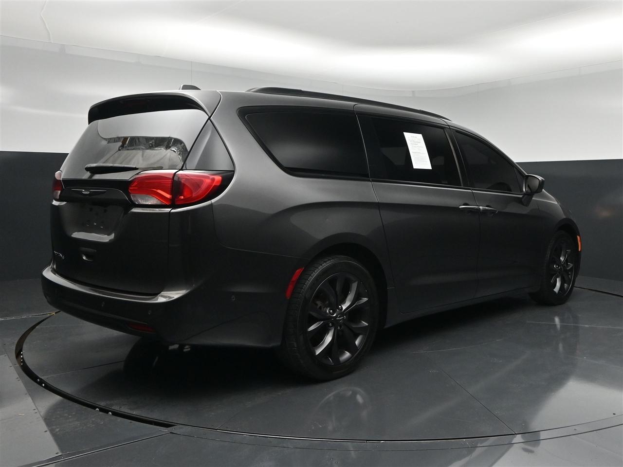 Chrysler Pacifica Touring-L Plus 2019