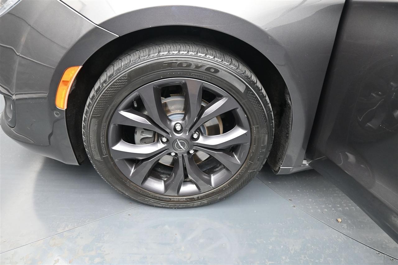 Chrysler Pacifica Touring-L Plus 2019
