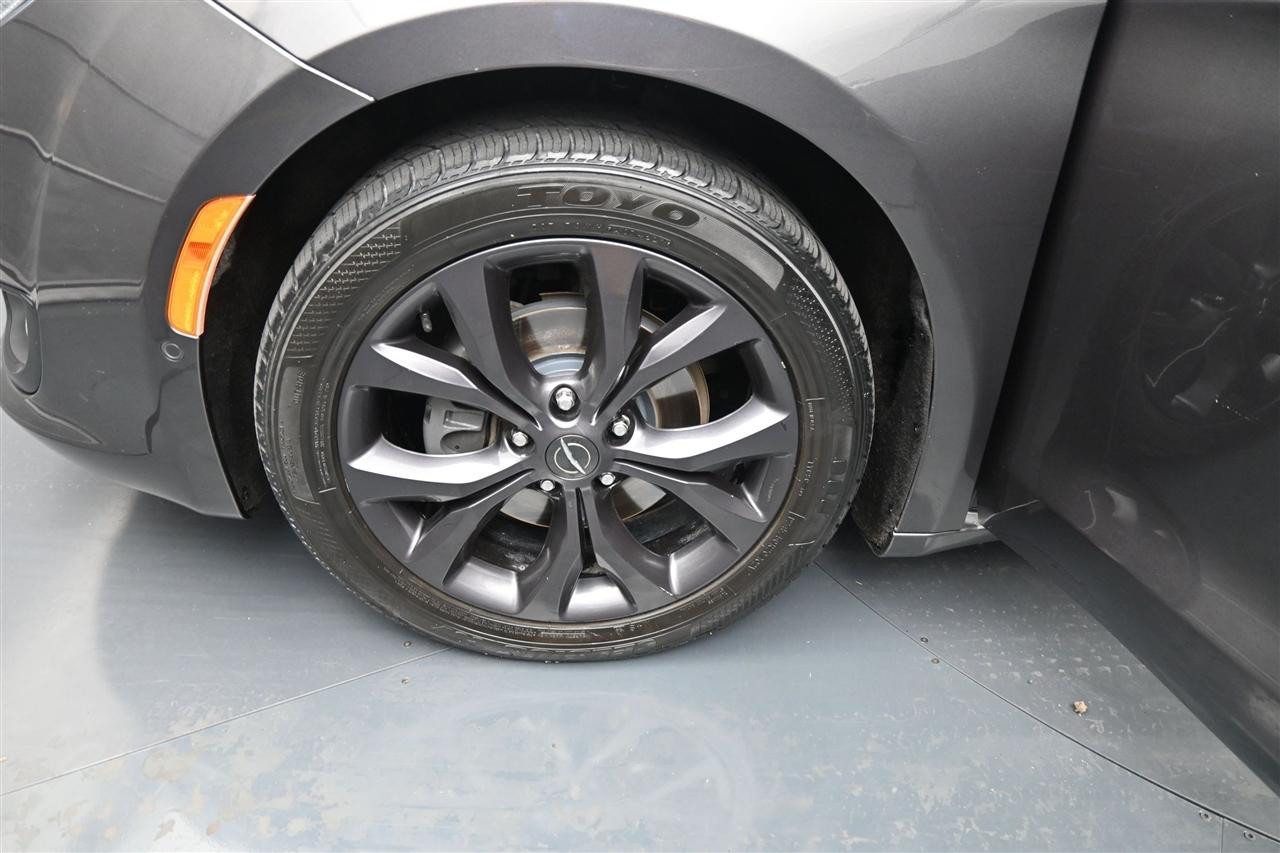 Chrysler Pacifica Touring-L Plus 2019