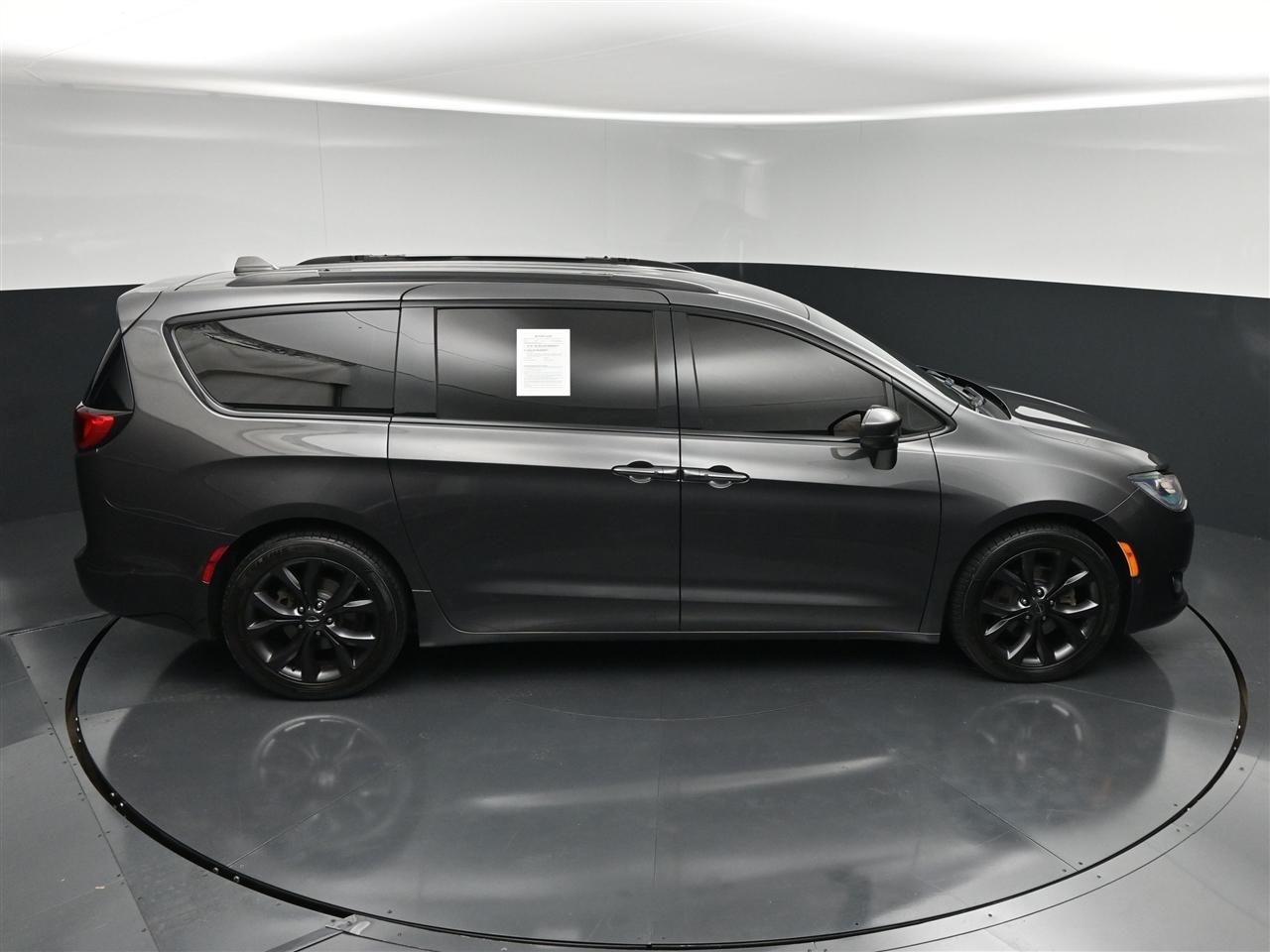 Chrysler Pacifica Touring-L Plus 2019