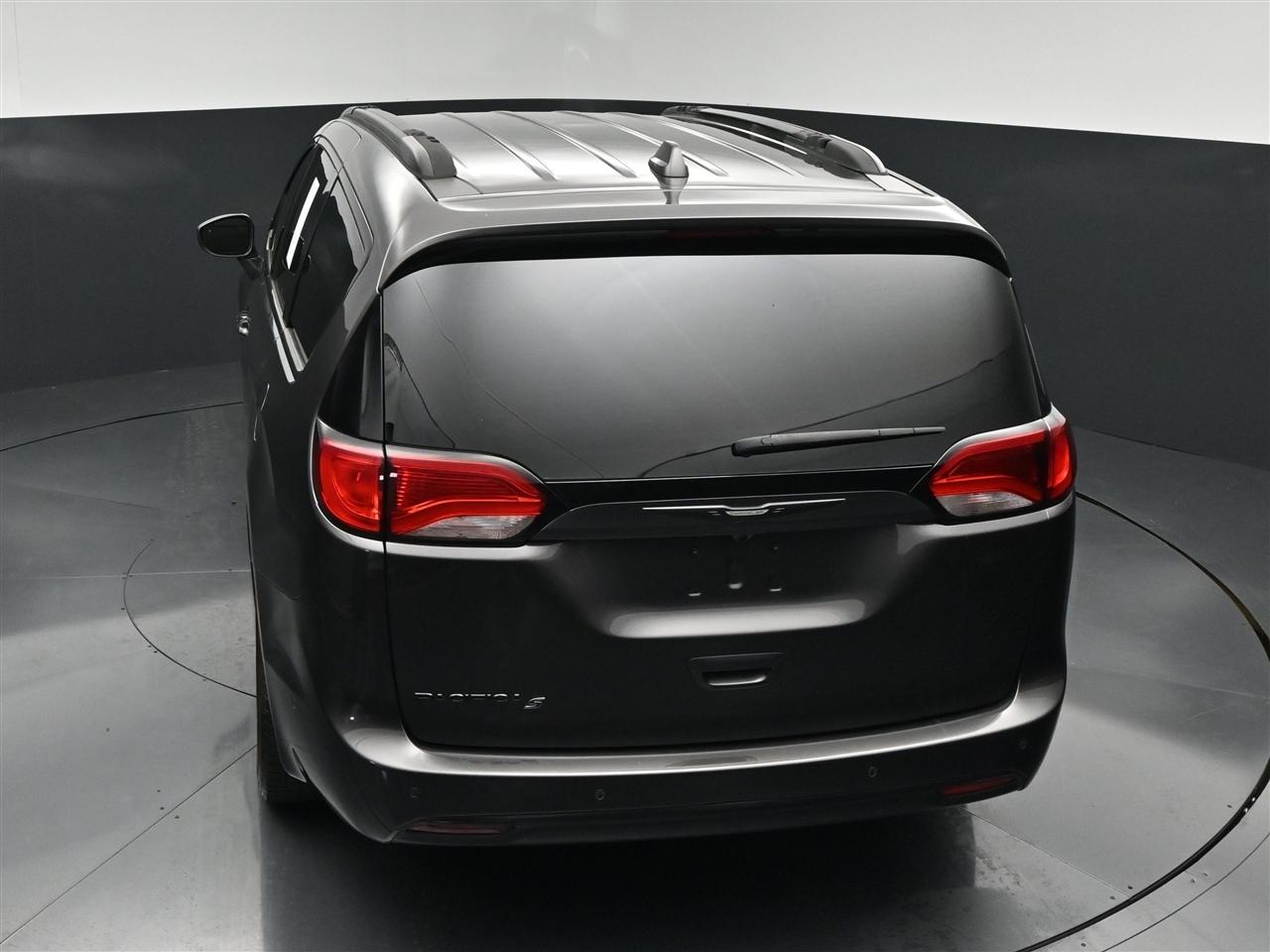 Chrysler Pacifica Touring-L Plus 2019