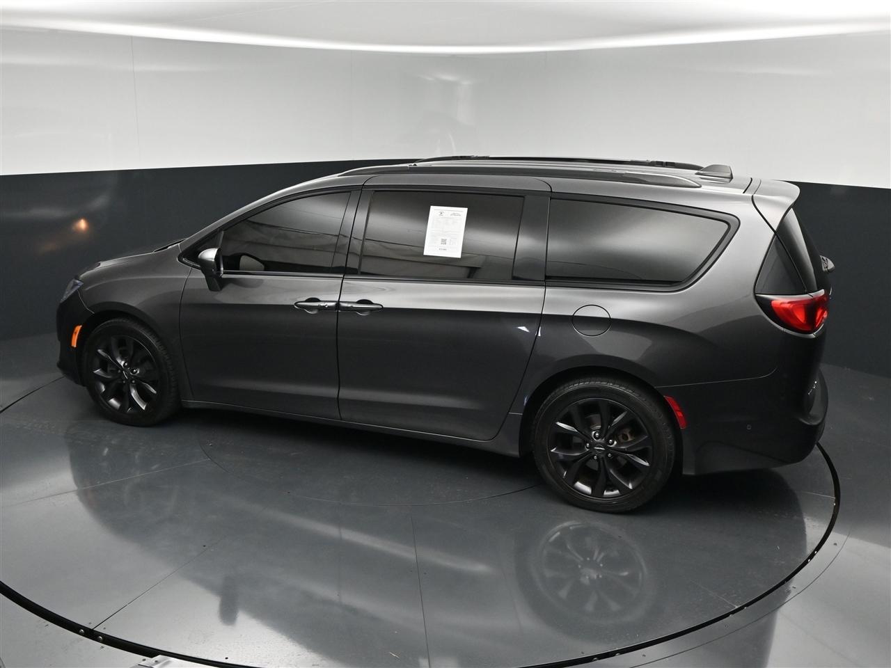 Chrysler Pacifica Touring-L Plus 2019