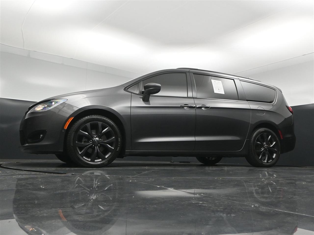 Chrysler Pacifica Touring-L Plus 2019