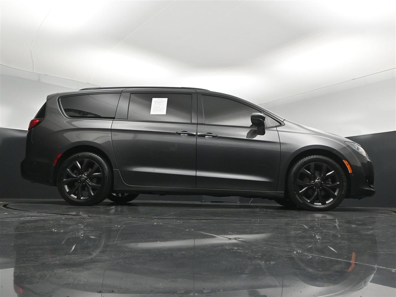 Chrysler Pacifica Touring-L Plus 2019