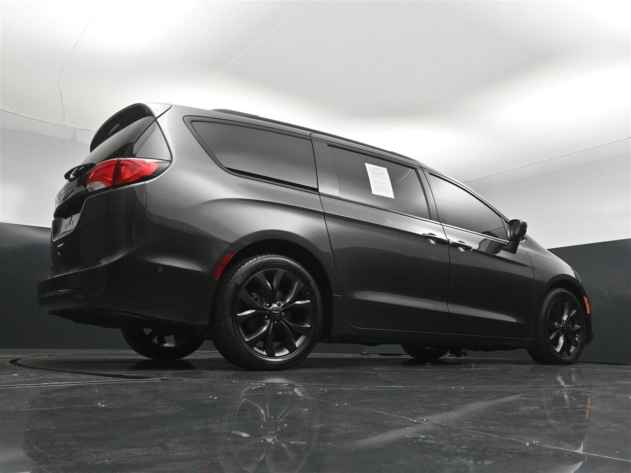 Chrysler Pacifica Touring-L Plus 2019