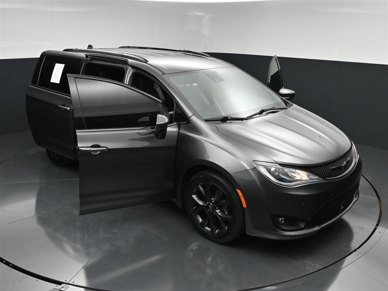 Chrysler Pacifica Touring-L Plus 2019