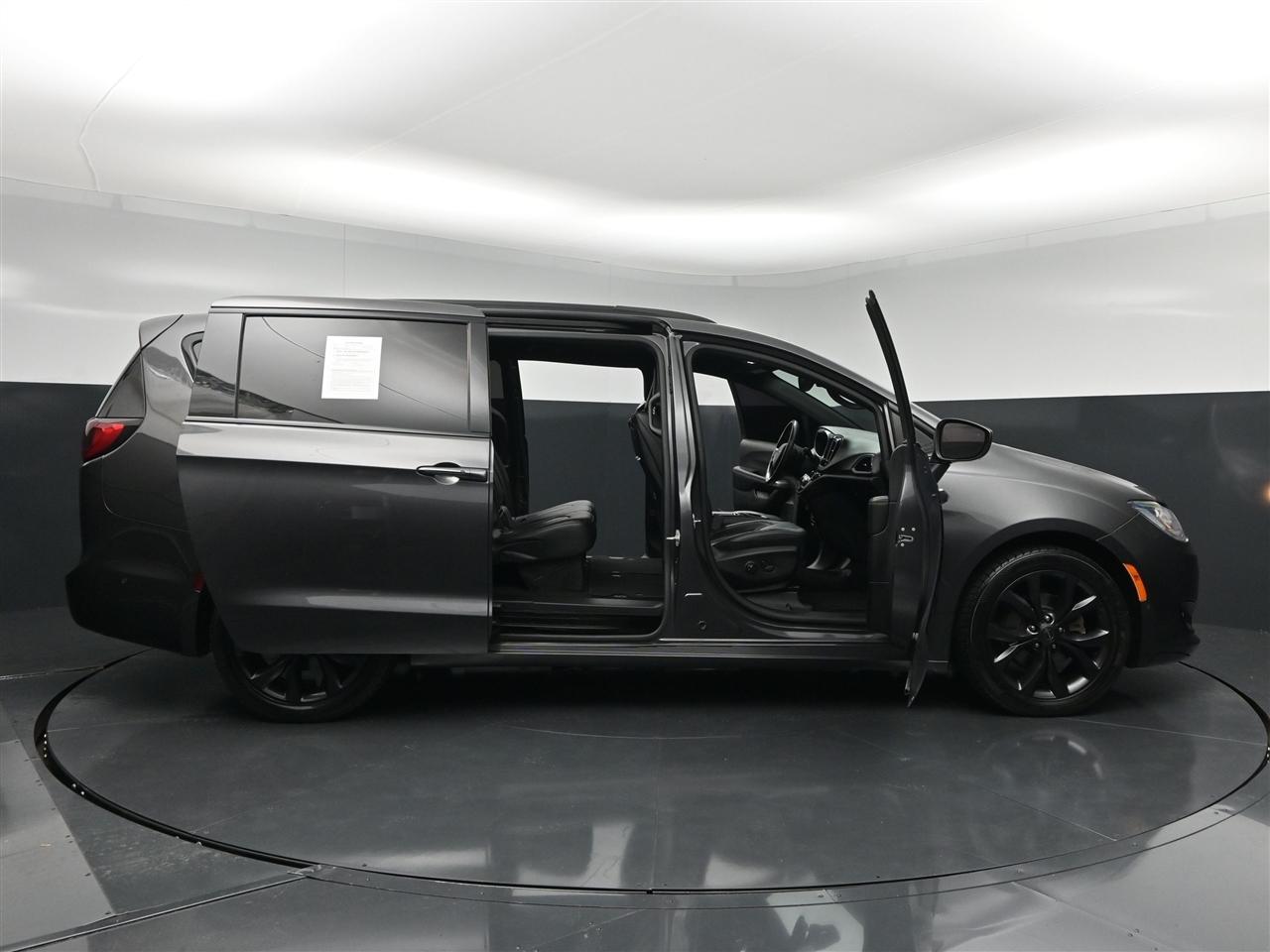 Chrysler Pacifica Touring-L Plus 2019