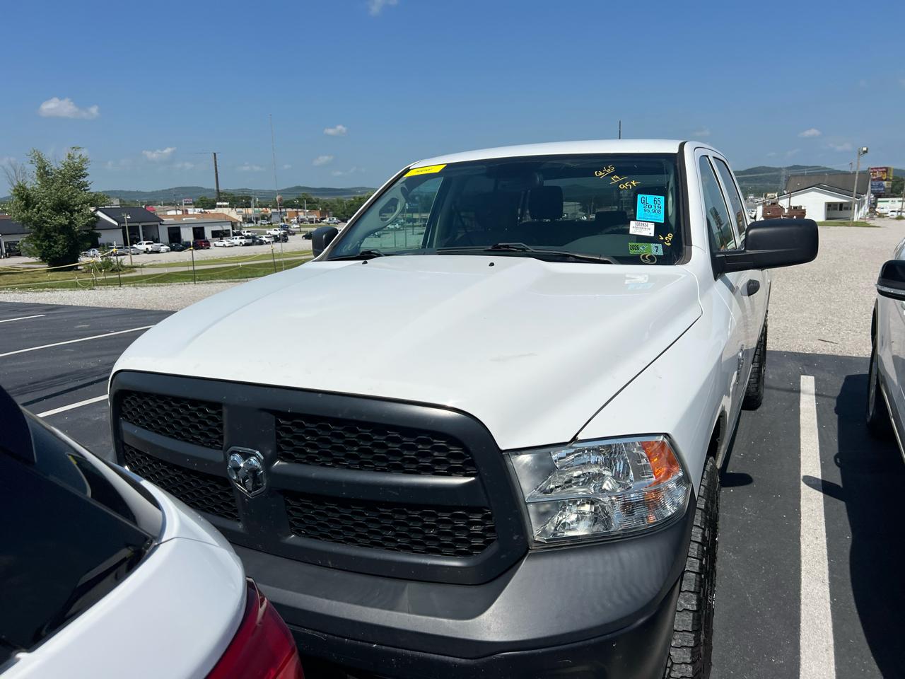 RAM 1500 Classic Tradesman Crew Cab SWB 4WD 2019