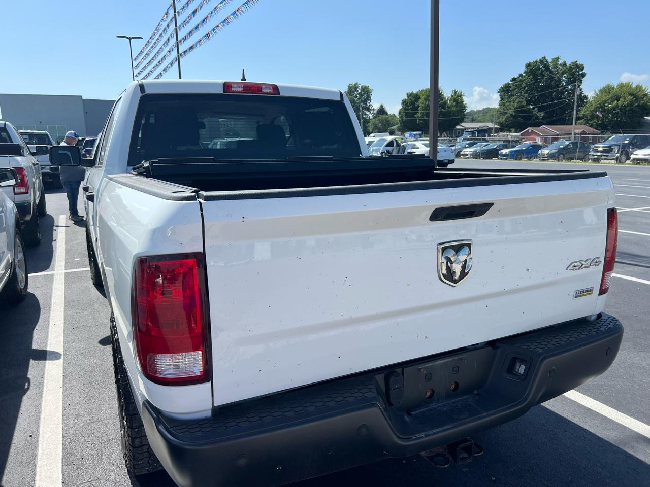 RAM 1500 Classic Tradesman Crew Cab SWB 4WD 2019