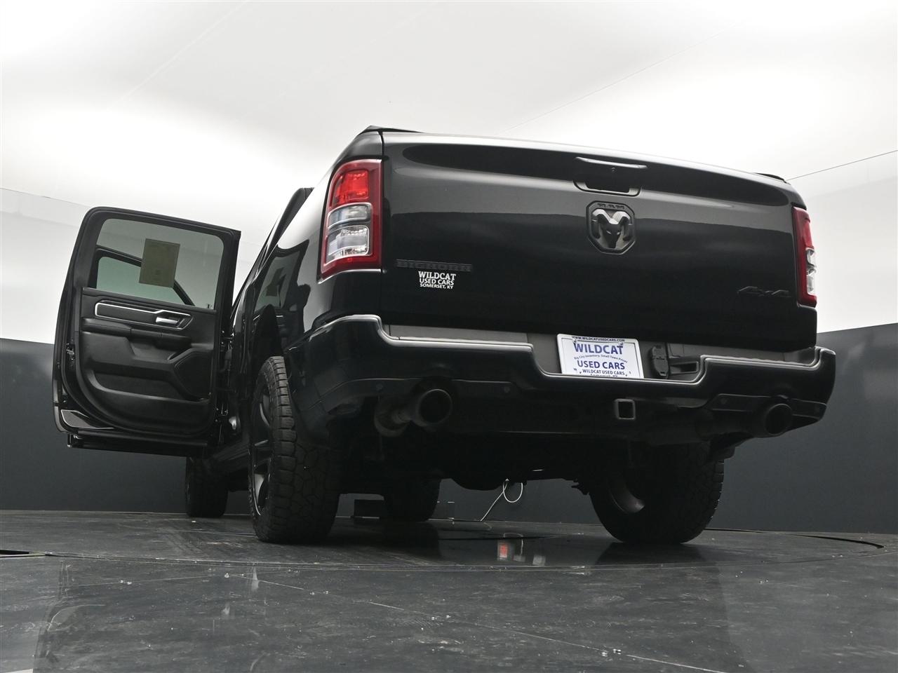 RAM 1500 Big Horn Crew Cab SWB 4WD 2021
