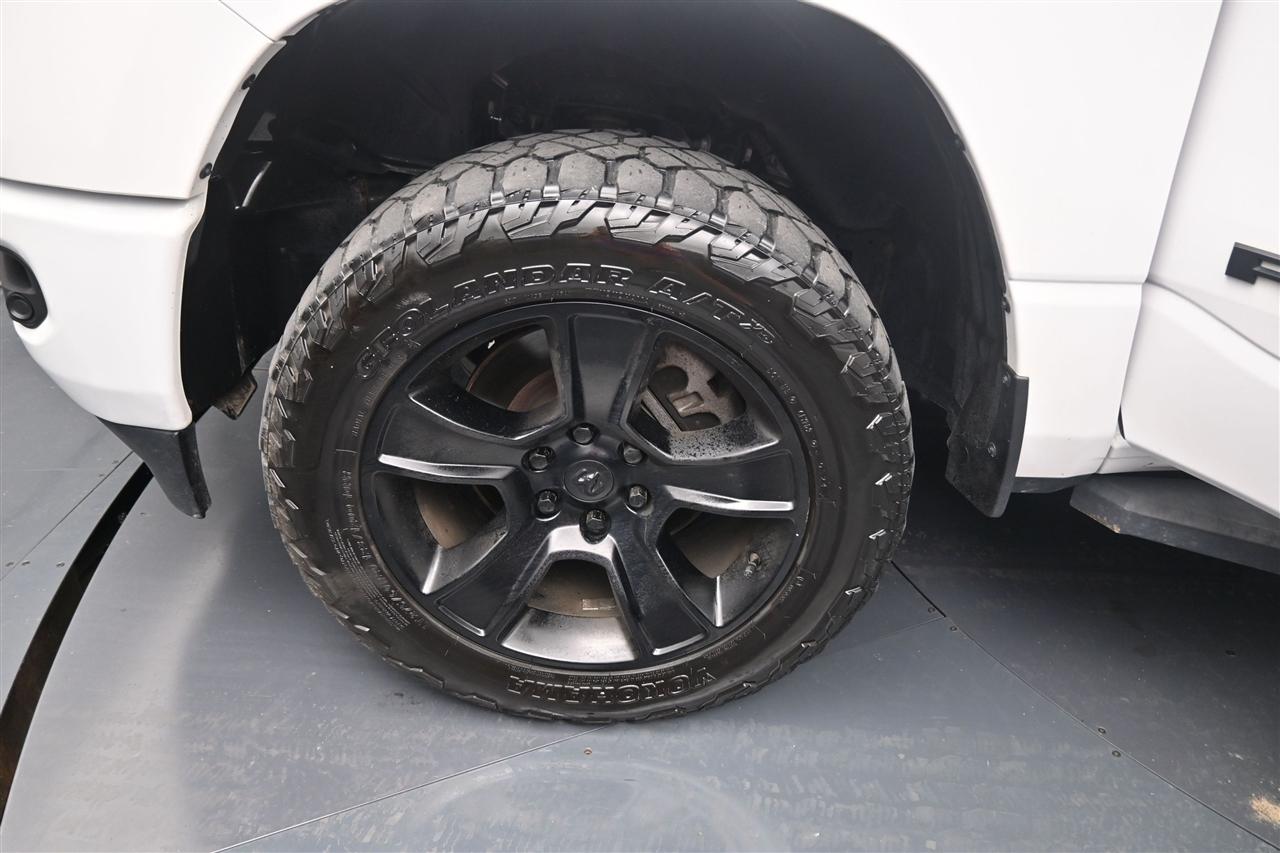 RAM 1500 Big Horn Crew Cab SWB 4WD 2021
