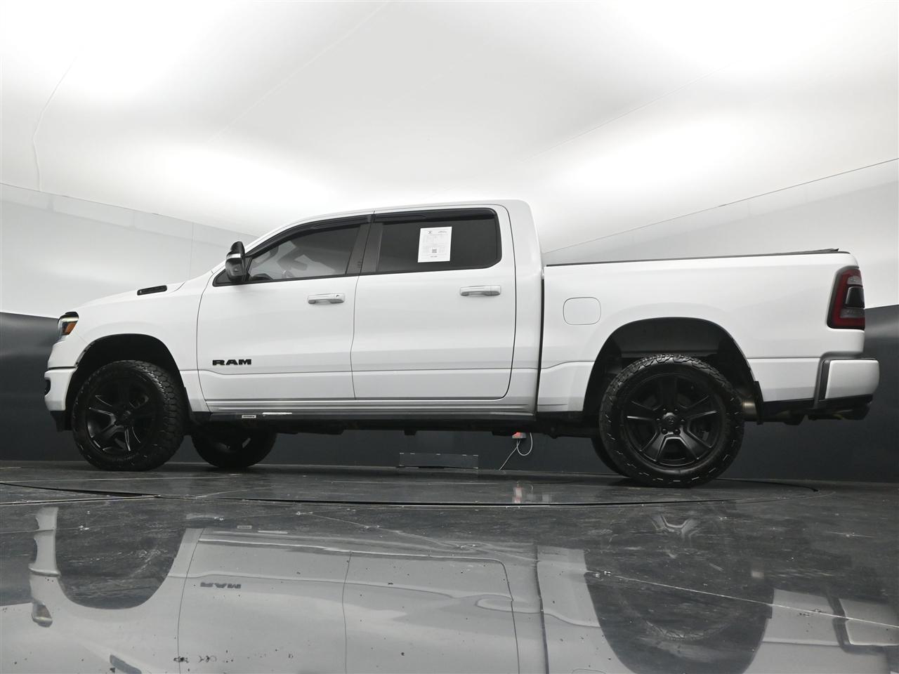 RAM 1500 Big Horn Crew Cab SWB 4WD 2021
