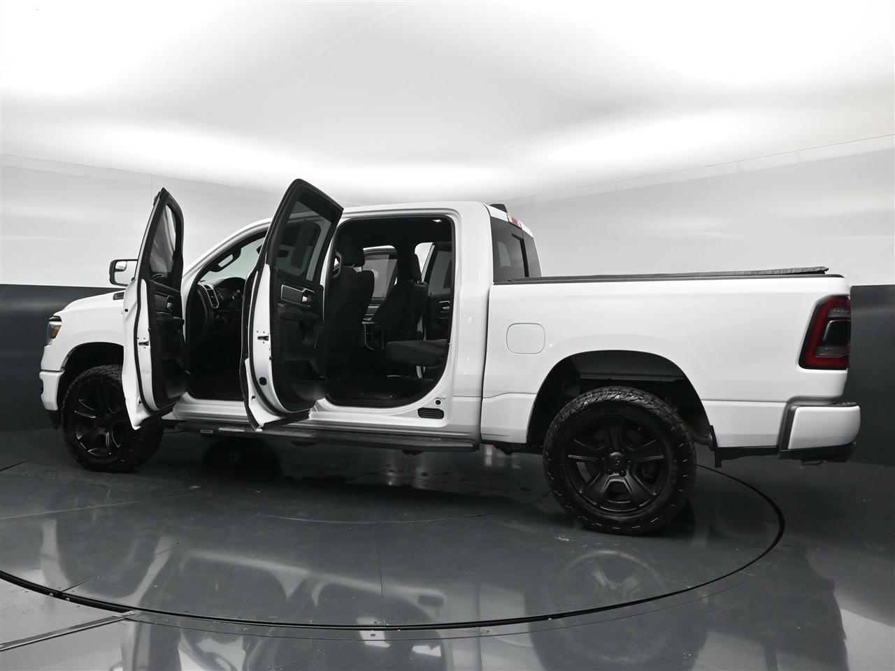 RAM 1500 Big Horn Crew Cab SWB 4WD 2021