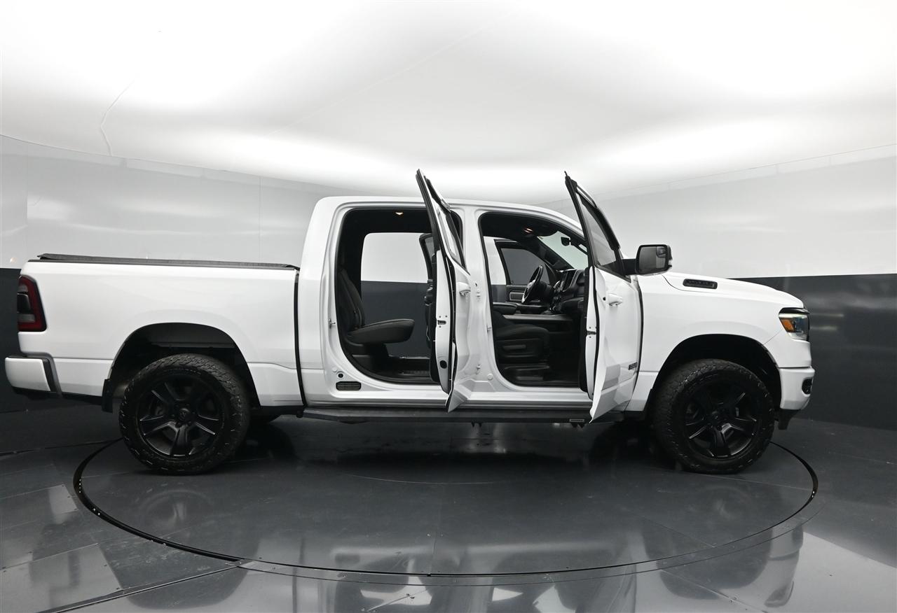 RAM 1500 Big Horn Crew Cab SWB 4WD 2021