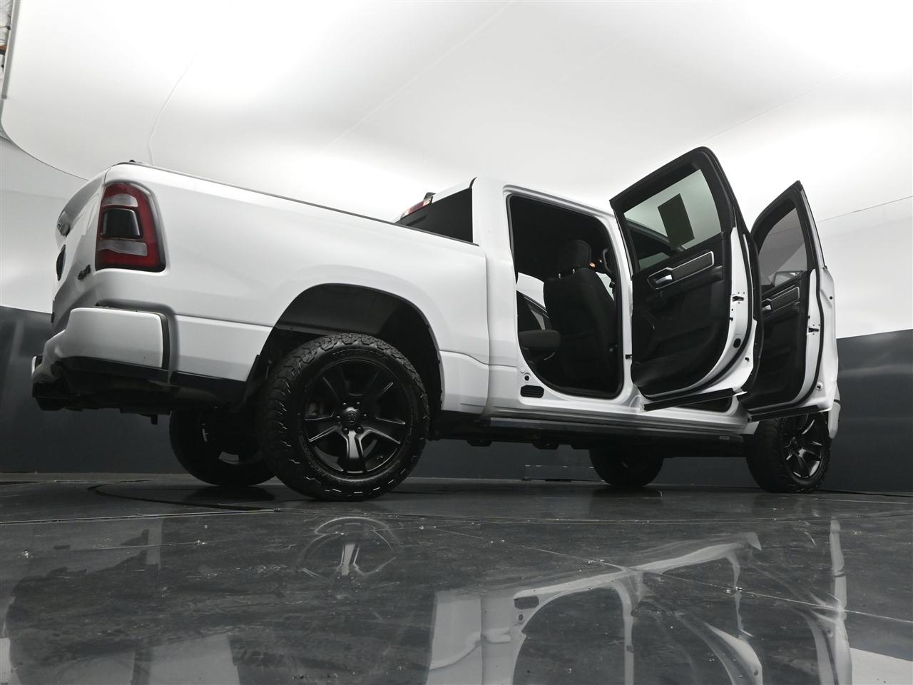 RAM 1500 Big Horn Crew Cab SWB 4WD 2021