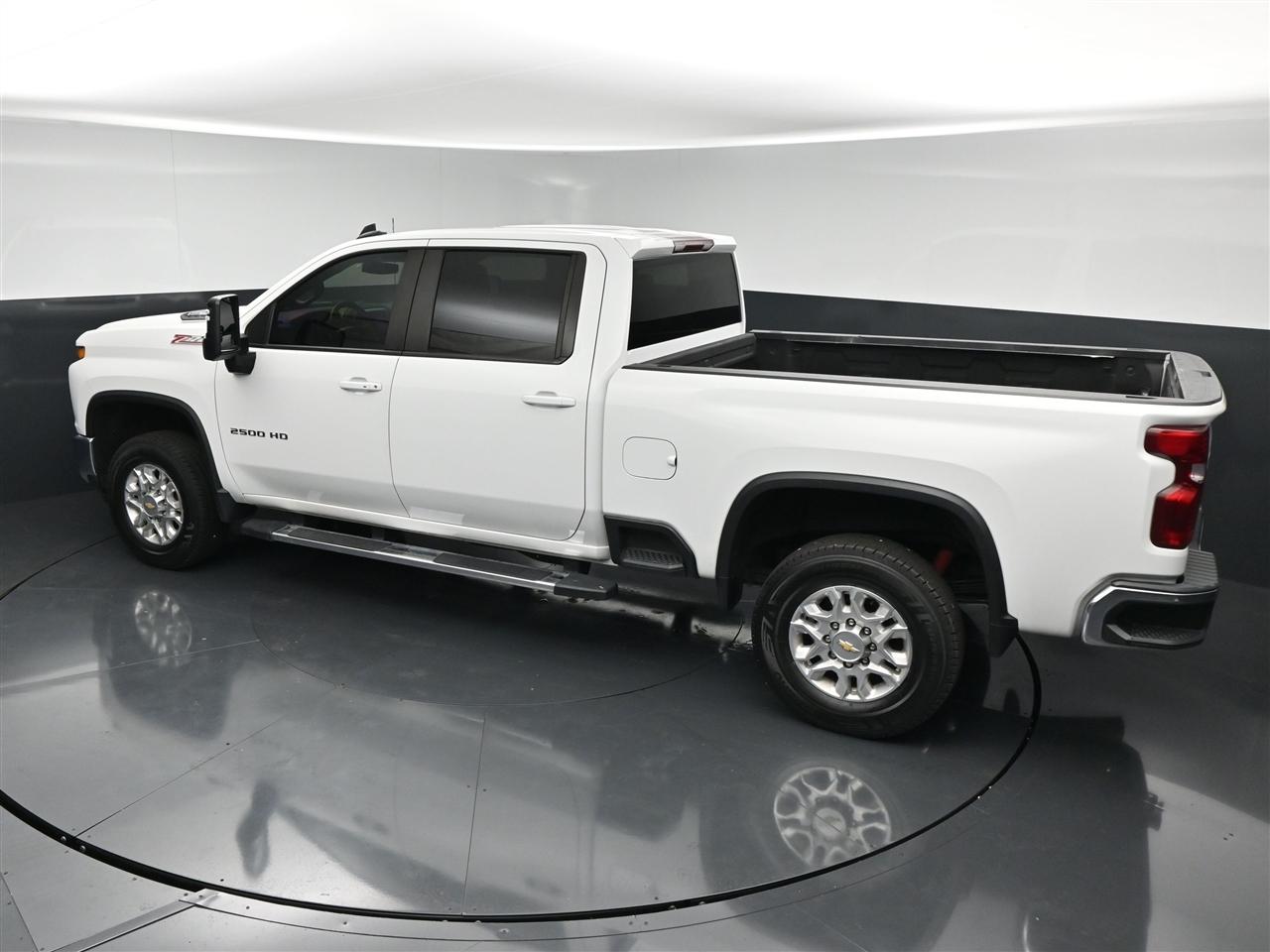 Chevrolet Silverado 2500HD LT Crew Cab Long Box 4WD 2023