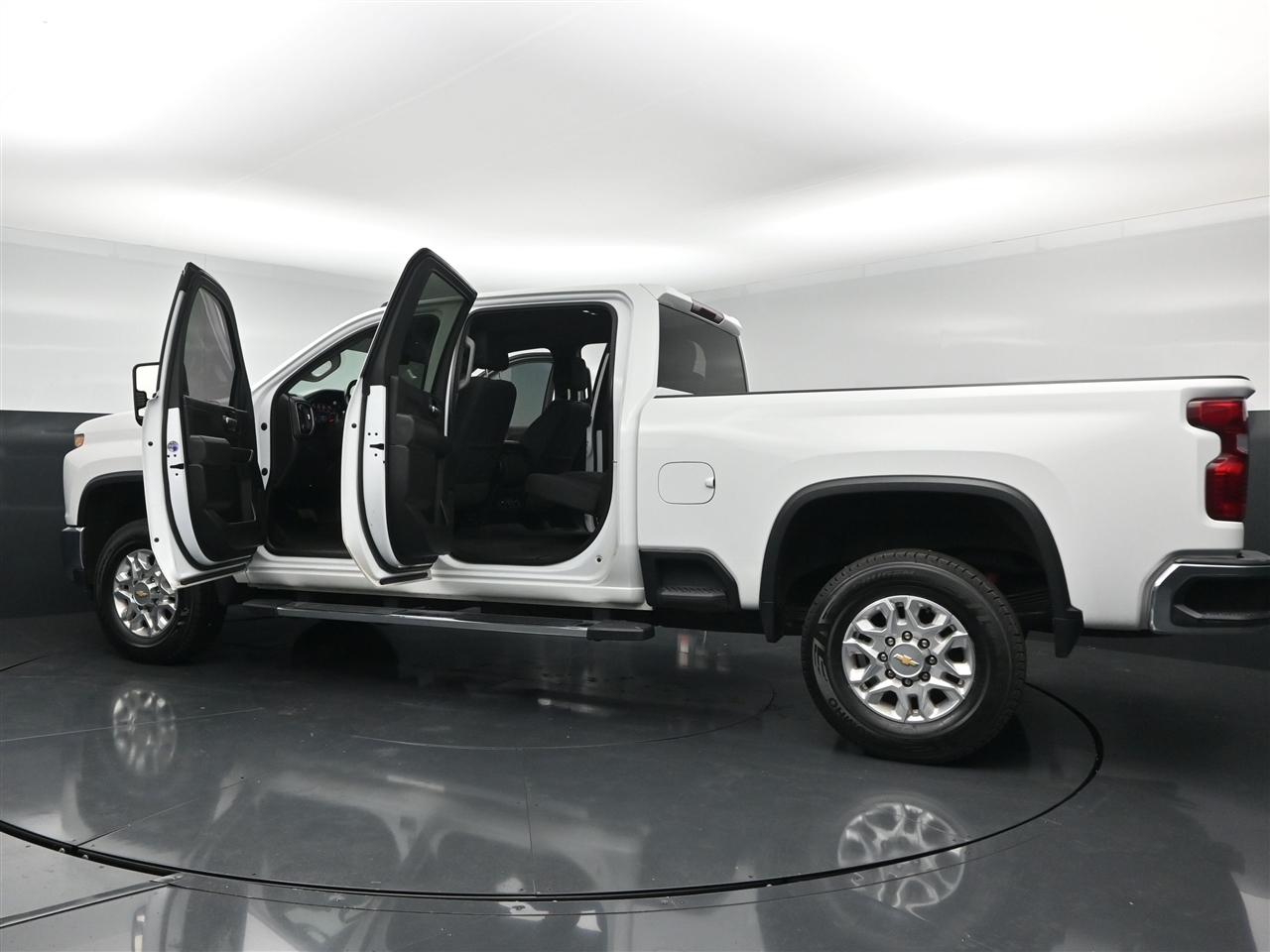Chevrolet Silverado 2500HD LT Crew Cab Long Box 4WD 2023
