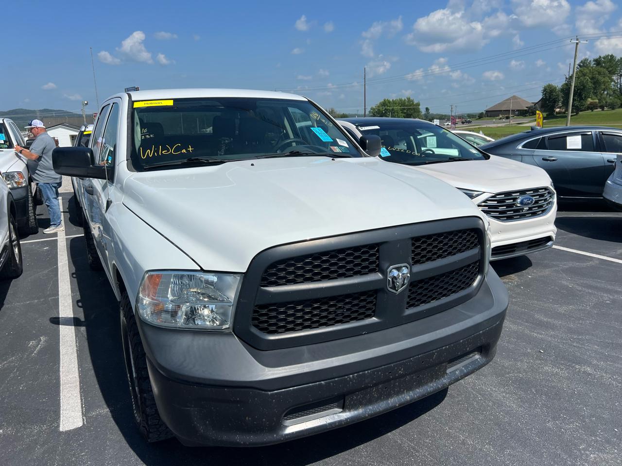 RAM 1500 Tradesman Crew Cab SWB 4WD 2016