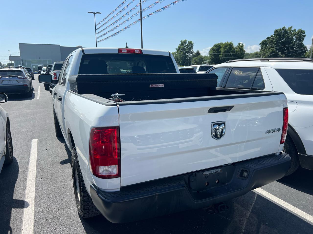 RAM 1500 Tradesman Crew Cab SWB 4WD 2016