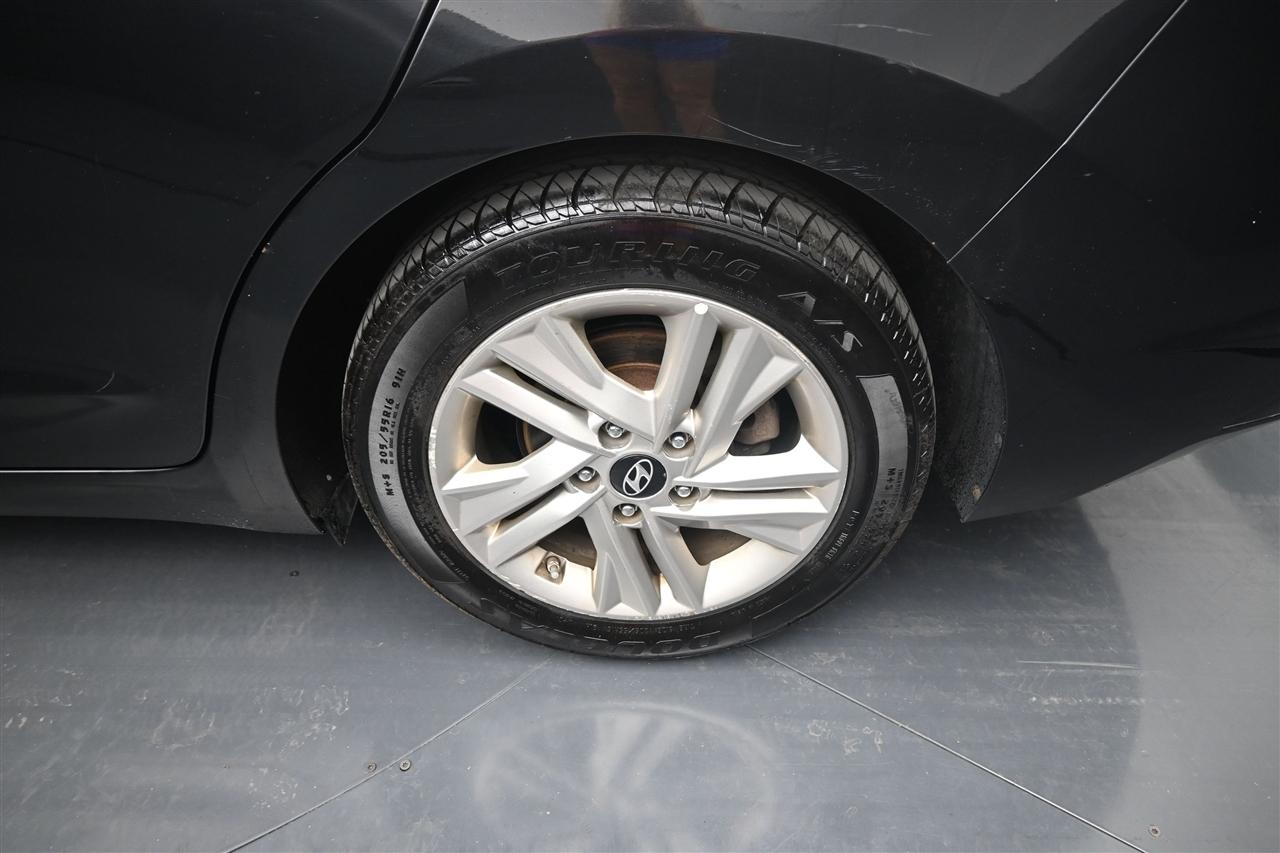Hyundai Elantra Limited 2019