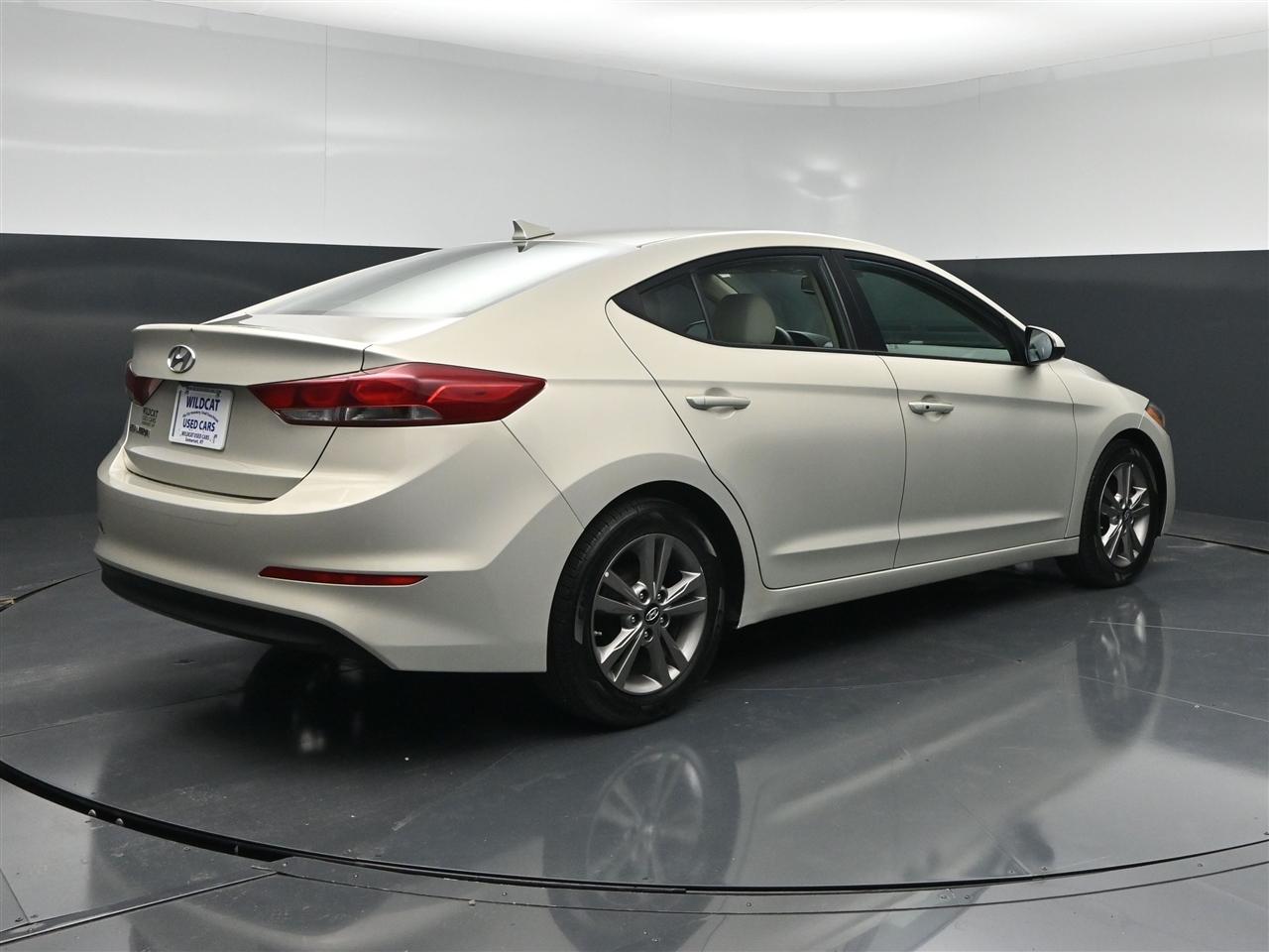 Hyundai Elantra Value Edition 6A 2017