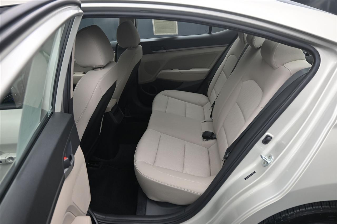 Hyundai Elantra Value Edition 6A 2017