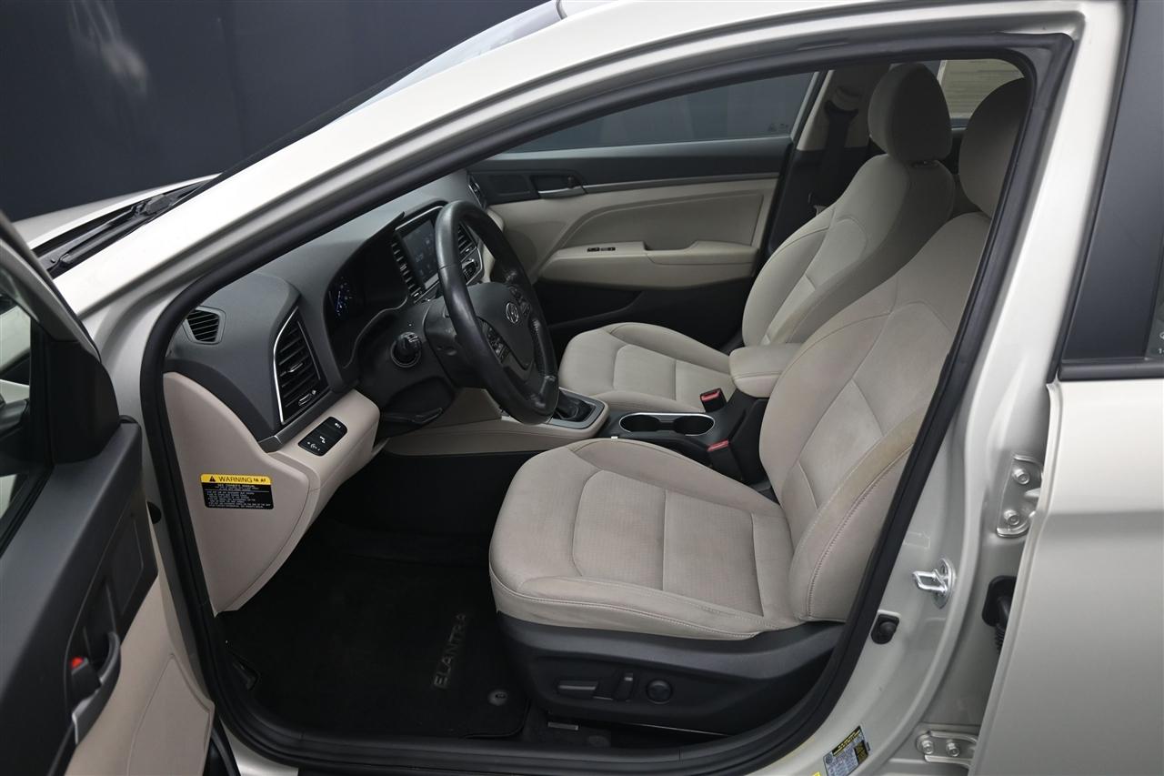 Hyundai Elantra Value Edition 6A 2017