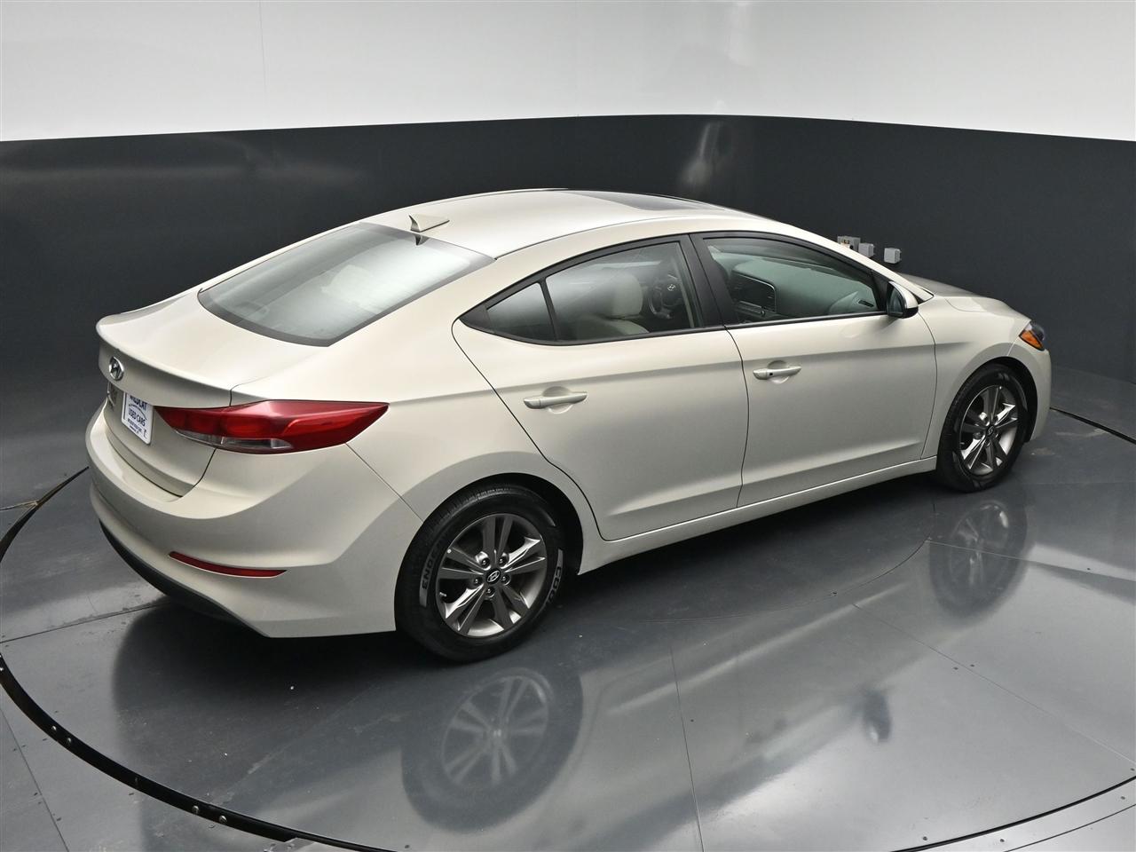 Hyundai Elantra Value Edition 6A 2017