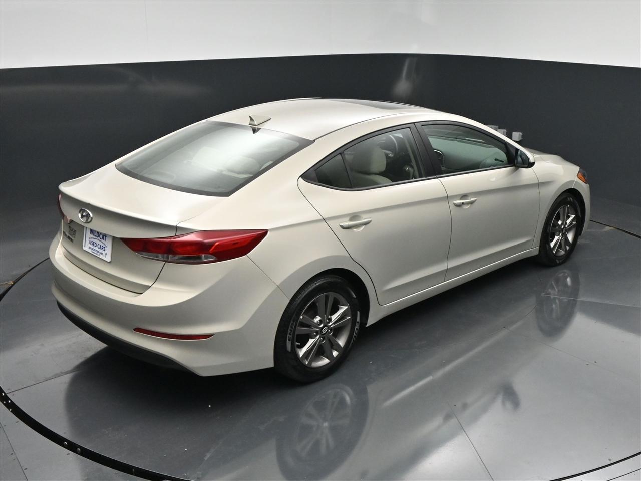Hyundai Elantra Value Edition 6A 2017