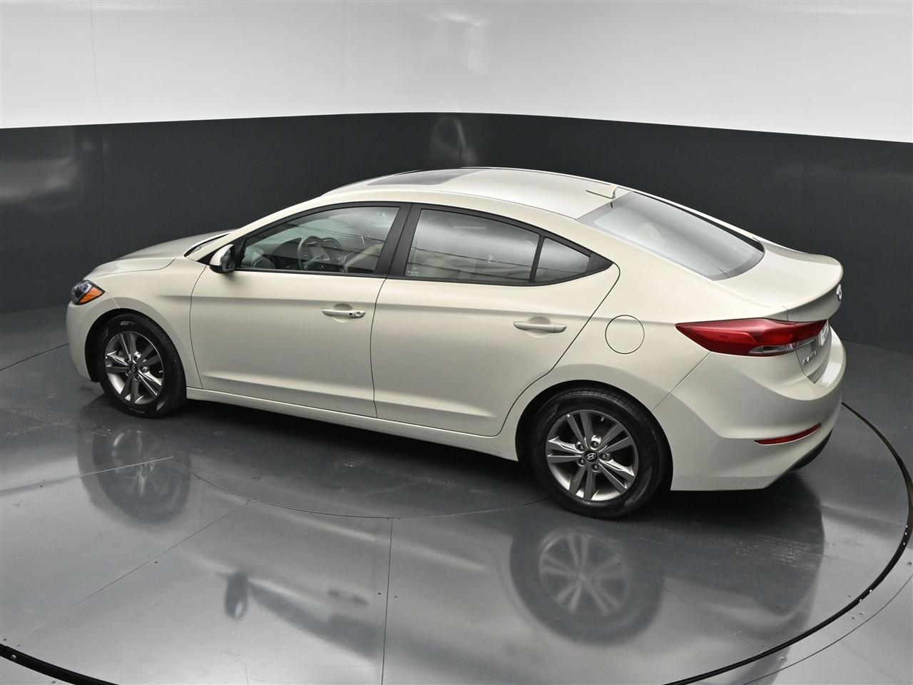 Hyundai Elantra Value Edition 6A 2017